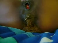[ Scat Fetish Tube ] Black bitch is just lying down and crapping herself
